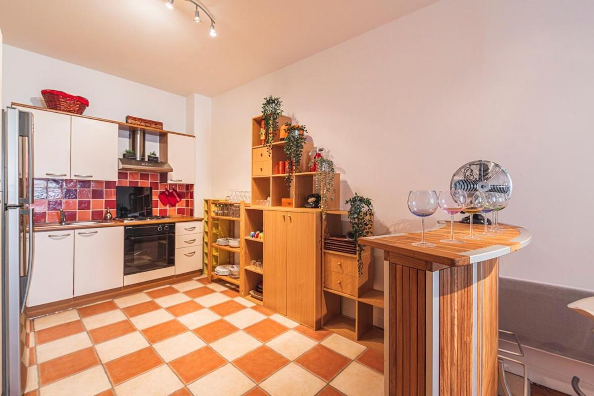 Bar A Bulles - Ancien Comptoir Transforme Villa Reims Exterior photo